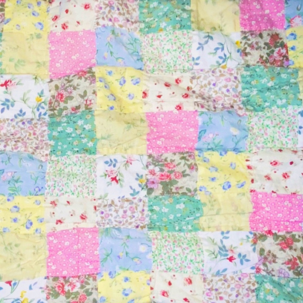 One quilted pillow sham